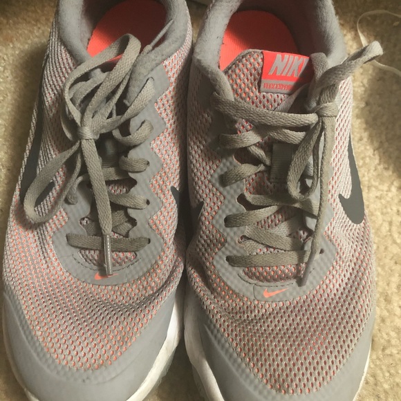 Nike - Picture 2 of 5